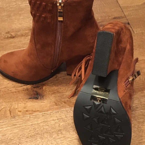 DIBA suede ankle boots with tassels, cinnamon, size 6. - Picture 8 of 12